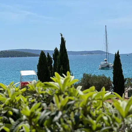 Burano Trogir-seget Апартаменти *